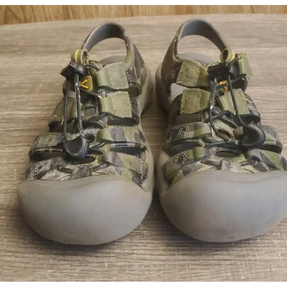 Keen Youth Hiking Sandal Shoes Youth‎ Size 13 Camo